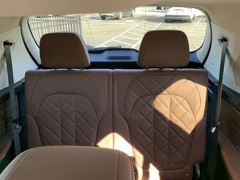 Used 2025 BMW X7 xDrive40i image 33