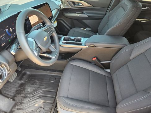 New 2026 Chevrolet Equinox EV LT image 10