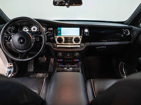 Used 2015 Rolls-Royce Wraith image 32