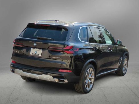 Used 2026 BMW X5 xDrive50e w/ Executive Package image 8