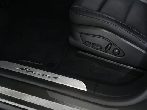 Certified 2025 Porsche Macan 4 Electric image 26