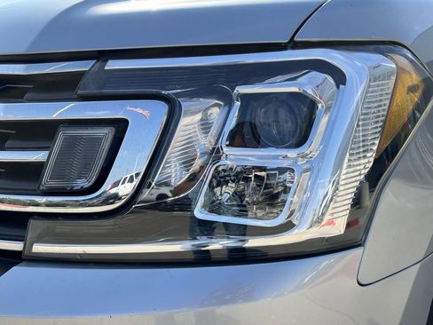 Used 2021 Ford Expedition XLT image 8