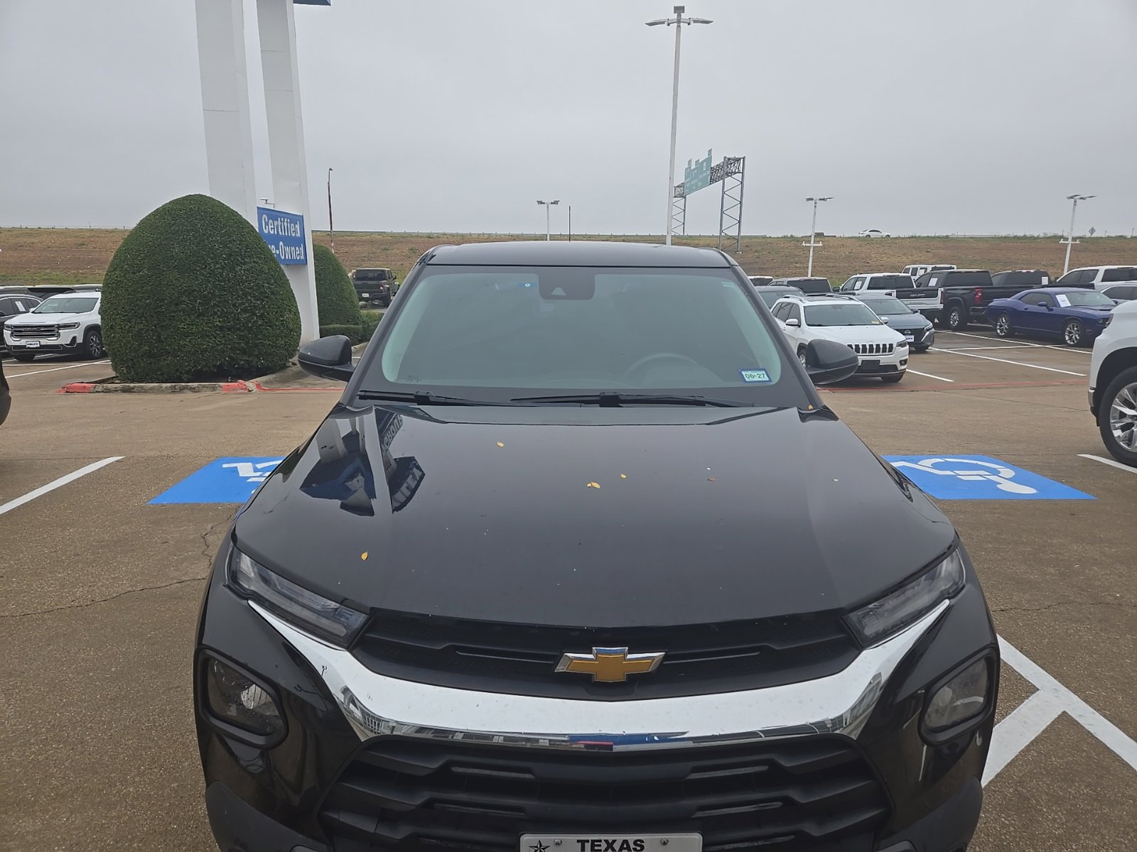 Used 2021 Chevrolet TrailBlazer LS FWD image 2
