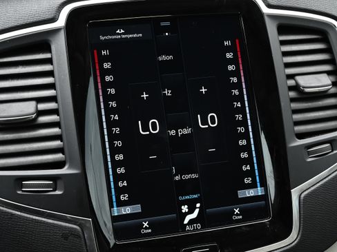 Used 2022 Volvo XC90 T6 Momentum w/ Protection Package Premier image 15