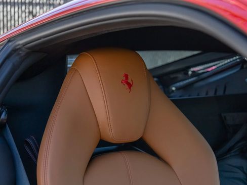 Used 2020 Ferrari F8 Tributo image 60