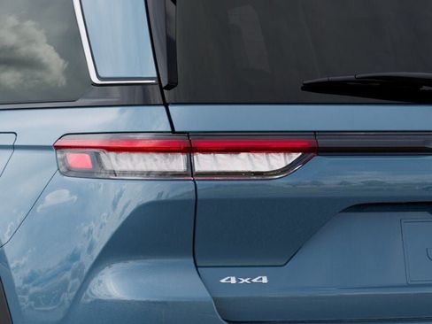 New 2026 Jeep Grand Cherokee Limited AWD/4WD image 9