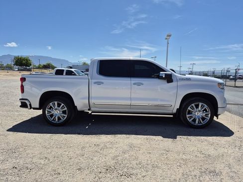 Used 2023 Chevrolet Silverado 1500 High Country w/ High Country Premium Package AWD/4WD image 7