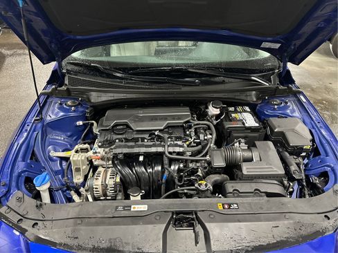 Certified 2024 Hyundai Elantra Limited FWD image 11