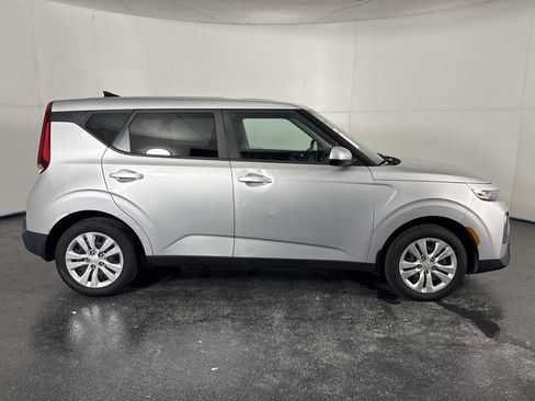 Used 2020 Kia Soul LX image 13