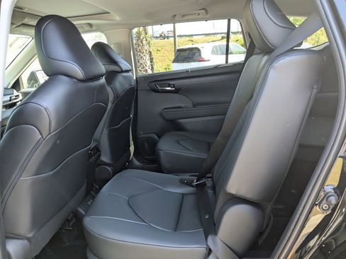 New 2026 Toyota Highlander XLE AWD/4WD image 12