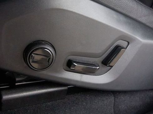 Certified 2025 Volvo XC60 B5 Plus AWD/4WD image 11
