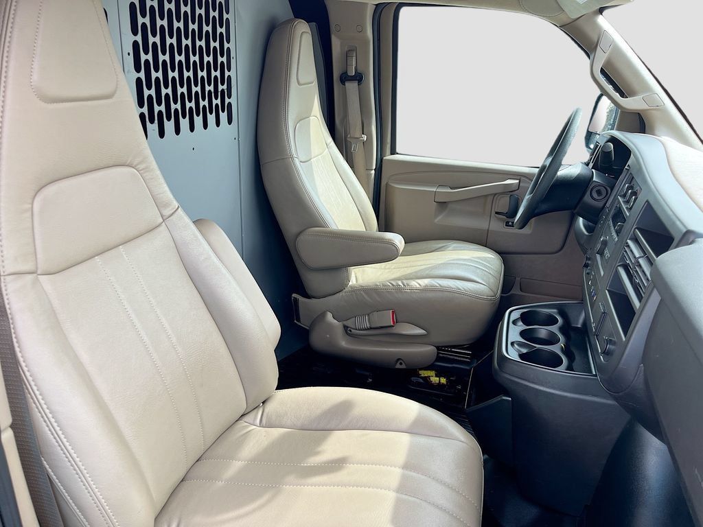 Used 2024 Chevrolet Express 2500 w/ Driver Convenience Package RWD image 23