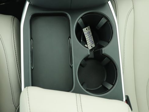 Used 2025 Acura RDX SH-AWD image 20