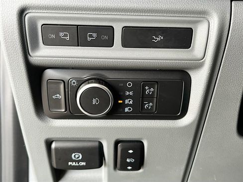 Used 2022 Ford F150 Lariat image 10