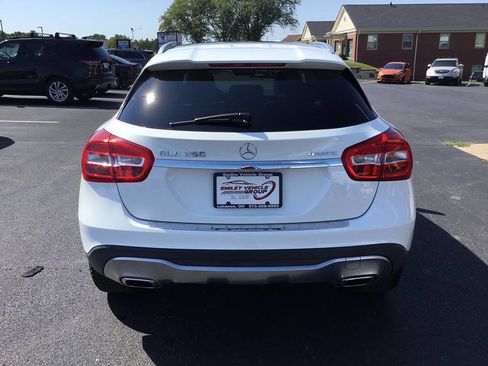 Used 2019 Mercedes-Benz GLA 250 4MATIC w/ Premium Package image 4