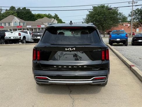 Used 2022 Kia Sorento S FWD image 7