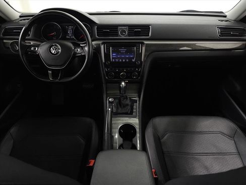 Used 2017 Volkswagen Passat 1.8T SE image 12