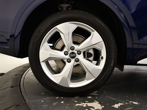 Certified 2025 Audi Q5 2.0T Premium Plus w/ Premium Plus Package image 16