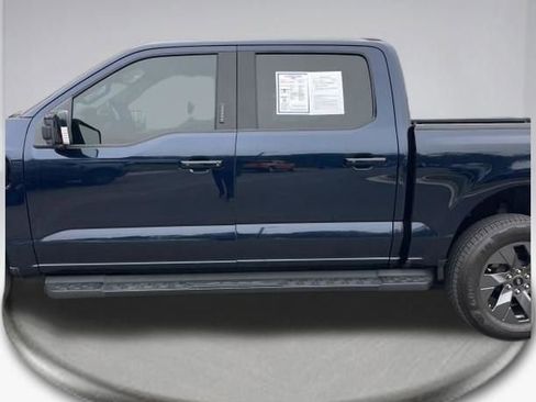Used 2024 Ford F150 Lightning Lariat image 3