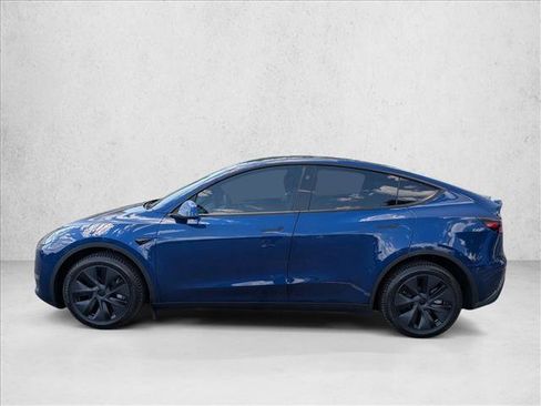 Used 2024 Tesla Model Y Long Range AWD/4WD image 9
