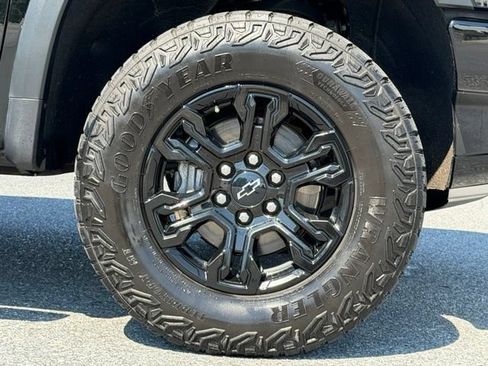Certified 2023 Chevrolet Silverado 1500 ZR2 w/ Technology Package AWD/4WD image 19