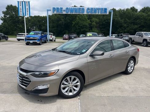 Used 2025 Chevrolet Malibu LT FWD image 2