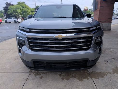 Used 2024 Chevrolet Traverse LT w/ LPO, Floor Liner Package AWD/4WD image 10