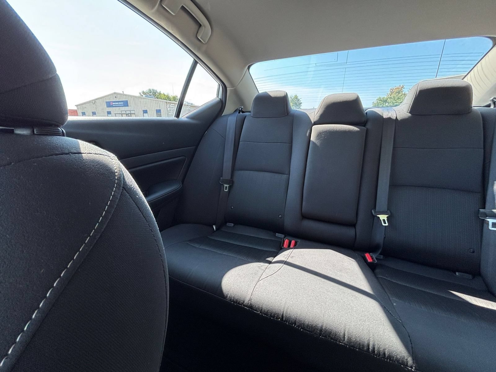 Used 2025 Nissan Altima 2.5 SV FWD image 38