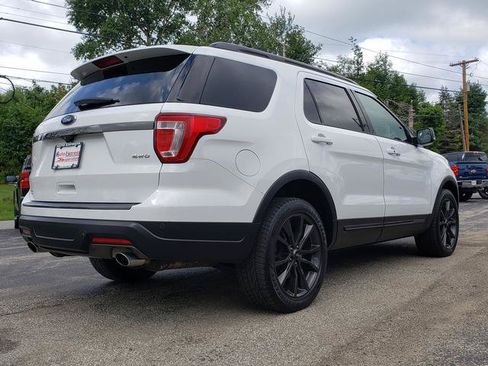 Used 2018 Ford Explorer XLT w/ Equipment Group 202A AWD/4WD image 7