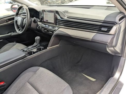 Used 2025 Toyota Camry LE FWD image 28
