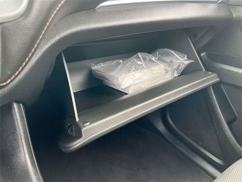 Used 2019 Chevrolet Traverse LT image 35