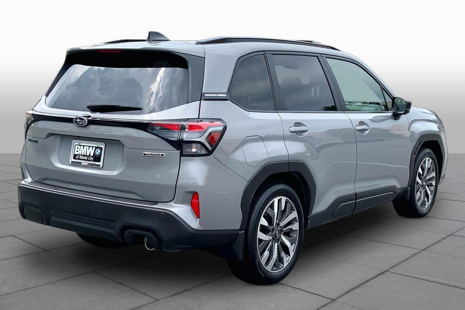 Used 2025 Subaru Forester Touring AWD/4WD image 13