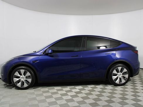 Used 2022 Tesla Model Y Long Range image 30