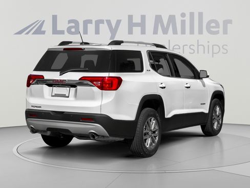 Used 2018 GMC Acadia SLT AWD/4WD image 2