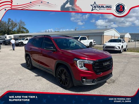 Used 2023 GMC Terrain SLT w/ Tech Package FWD image 2