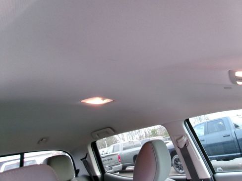 Used 2023 Toyota Tacoma SR5 w/ SR5 Appearance Package image 17