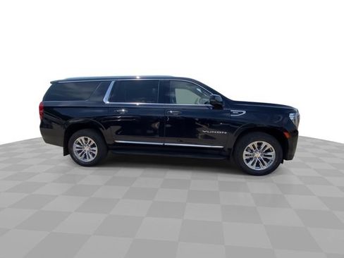 Used 2023 GMC Yukon XL SLT w/ SLT Premium Package AWD/4WD image 3