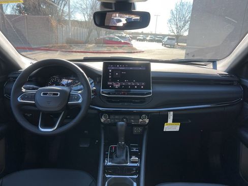 New 2026 Jeep Compass Latitude image 20