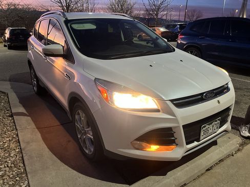 Used 2015 Ford Escape Titanium image 2
