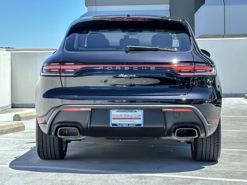 Used 2025 Porsche Macan w/ Premium Package Plus AWD/4WD image 7