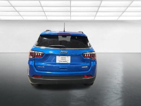 Used 2024 Jeep Compass Latitude AWD/4WD image 5