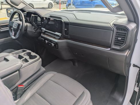 Used 2024 GMC Sierra 1500 SLE w/ X31 Off-Road Package AWD/4WD image 34