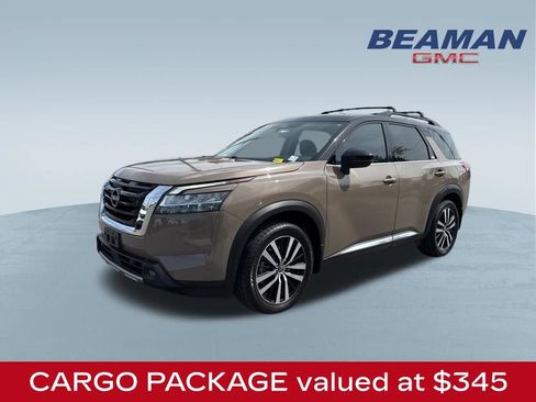 Used 2023 Nissan Pathfinder Platinum AWD/4WD image 3