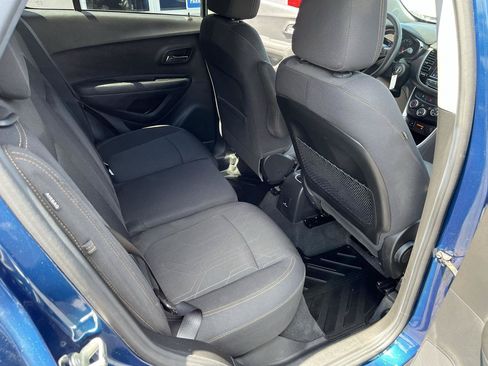 Used 2020 Chevrolet Trax LT w/ LPO, Protection Package AWD/4WD image 29