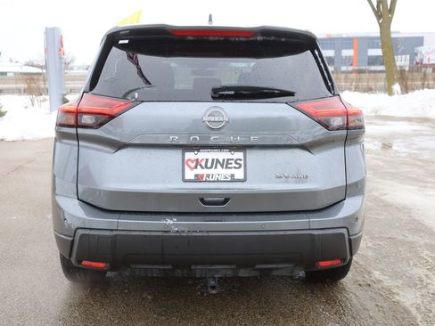 Used 2024 Nissan Rogue SV image 8