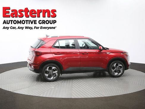 Used 2022 Hyundai Venue Limited image 43