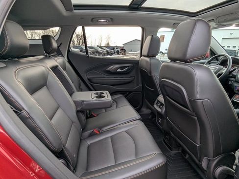 Certified 2019 GMC Terrain SLT w/ Preferred Package image 8