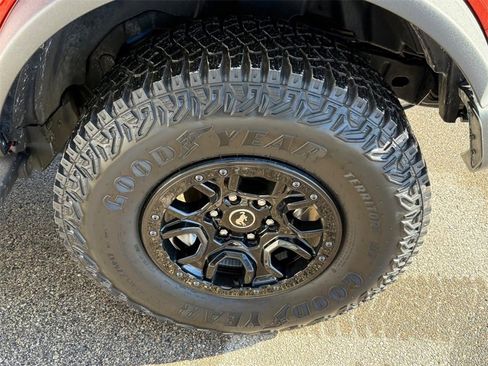 Used 2023 Ford Bronco Wildtrak image 7