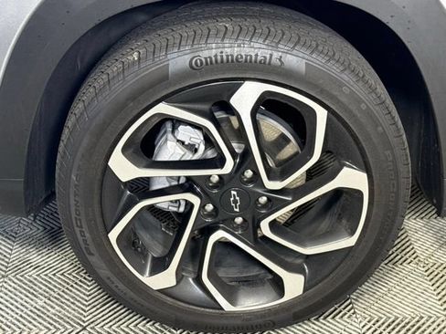 Used 2025 Chevrolet Trax RS w/ Driver Confidence Package FWD image 14