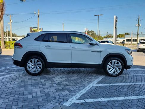 Used 2022 Volkswagen Atlas Cross Sport SE image 6